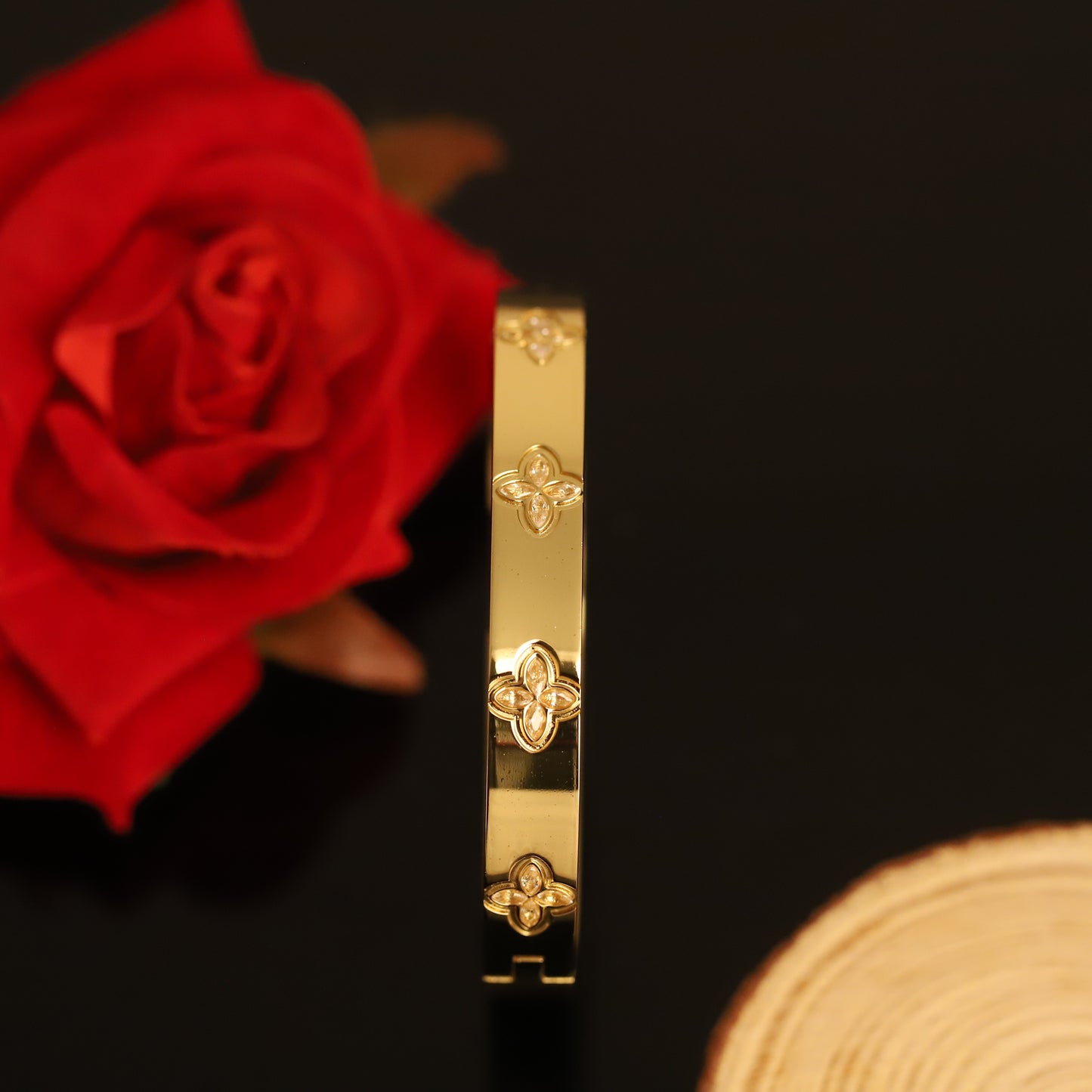 Gold Plated Circle Bangle - Interlocking Eternity Bracelet | Timeless Jewelry