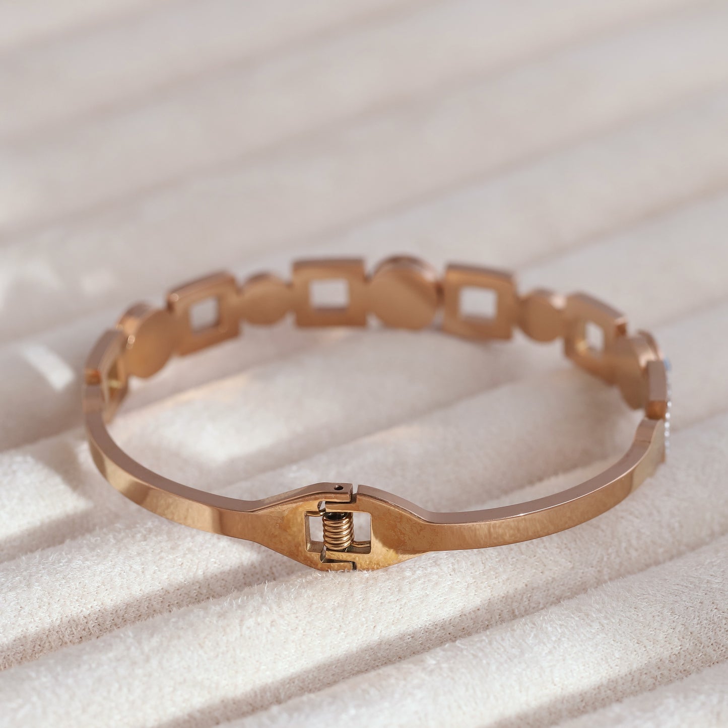 Elegant Rose Gold Bracelet for Women | Delicate Chain Design