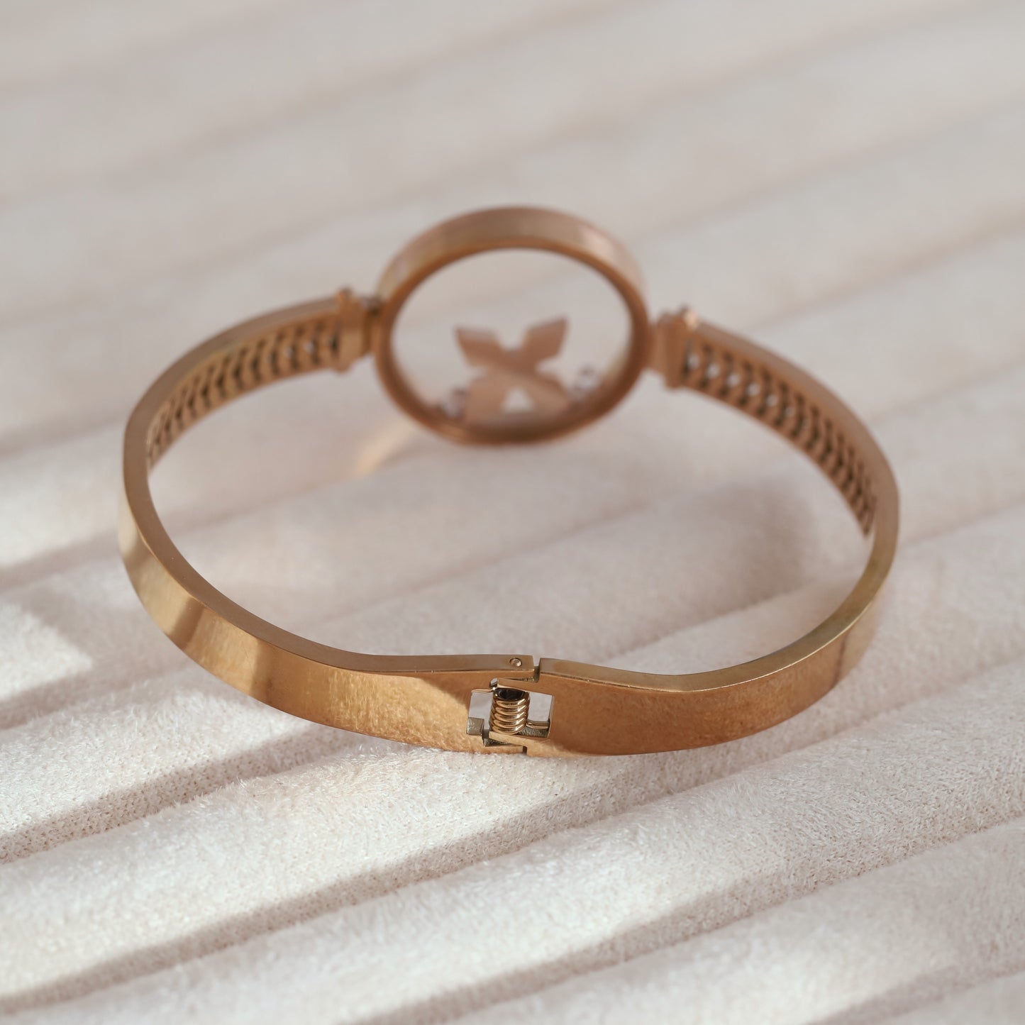 Elegant Rose Gold Plated Resin Art Bracelet