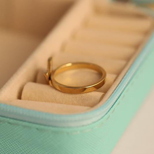 Modern Gold Chevron V Ring - Minimalist Geometric Jewelry