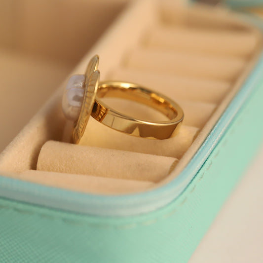 Vintage Gold Heart Pearl Ring - Textured Romantic Statement Jewelry