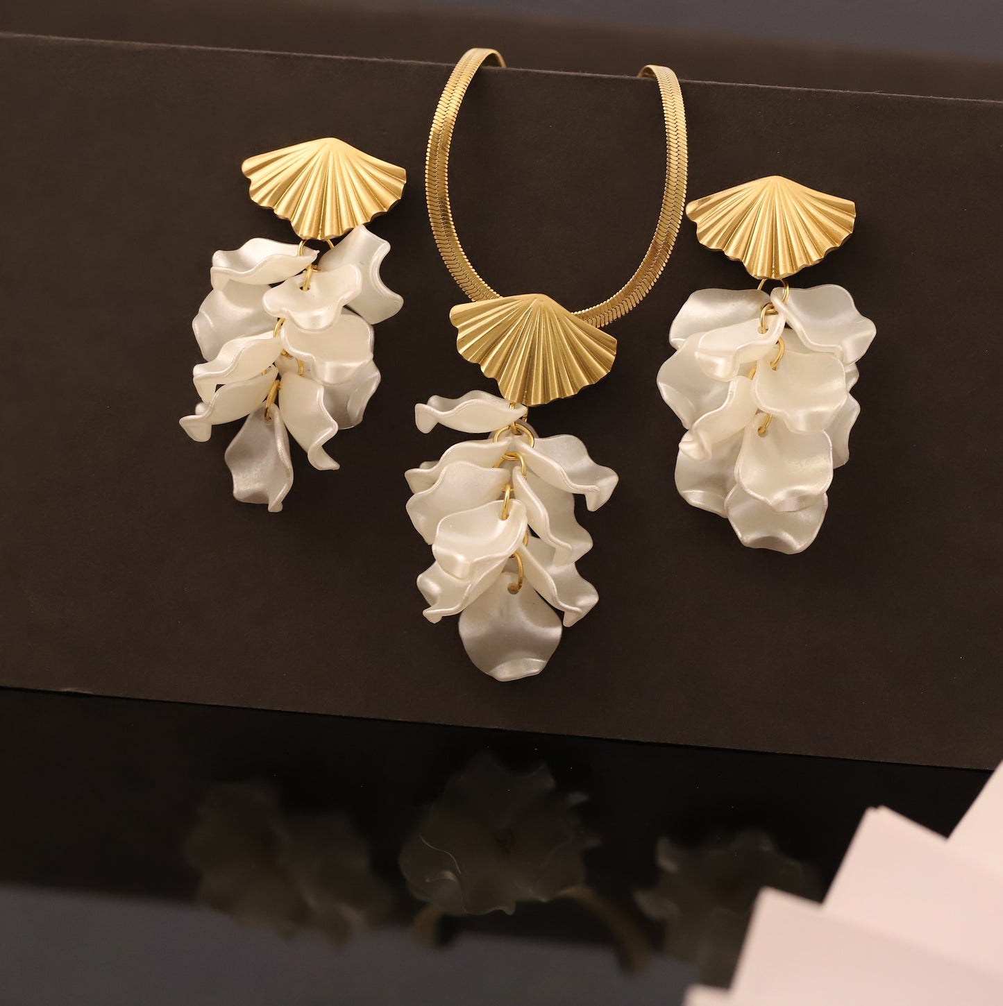 White Petal and Gold Fan Necklace Set | Seashell-Inspired Jewelry