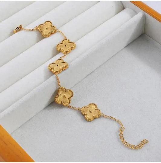 Golden Clover chain Bracelet
