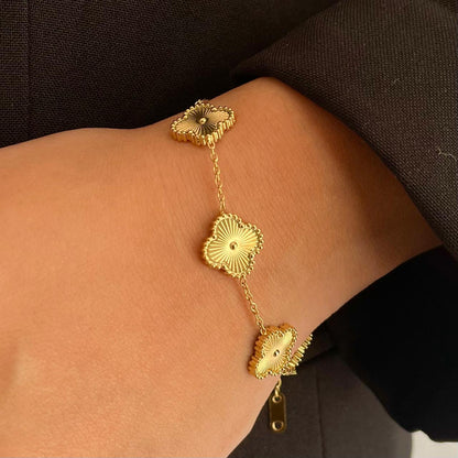 Golden Clover chain Bracelet