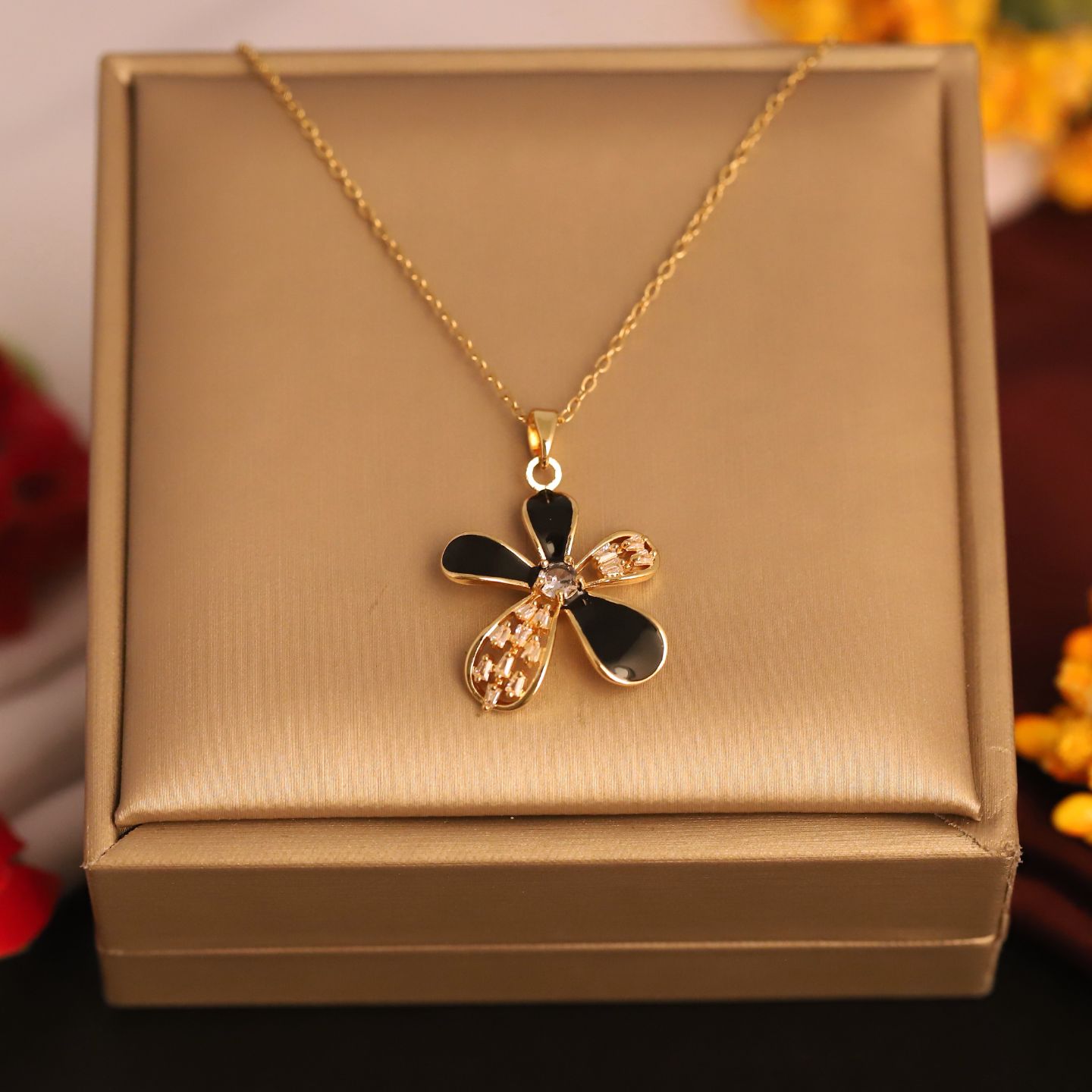 Flower chain Pendant