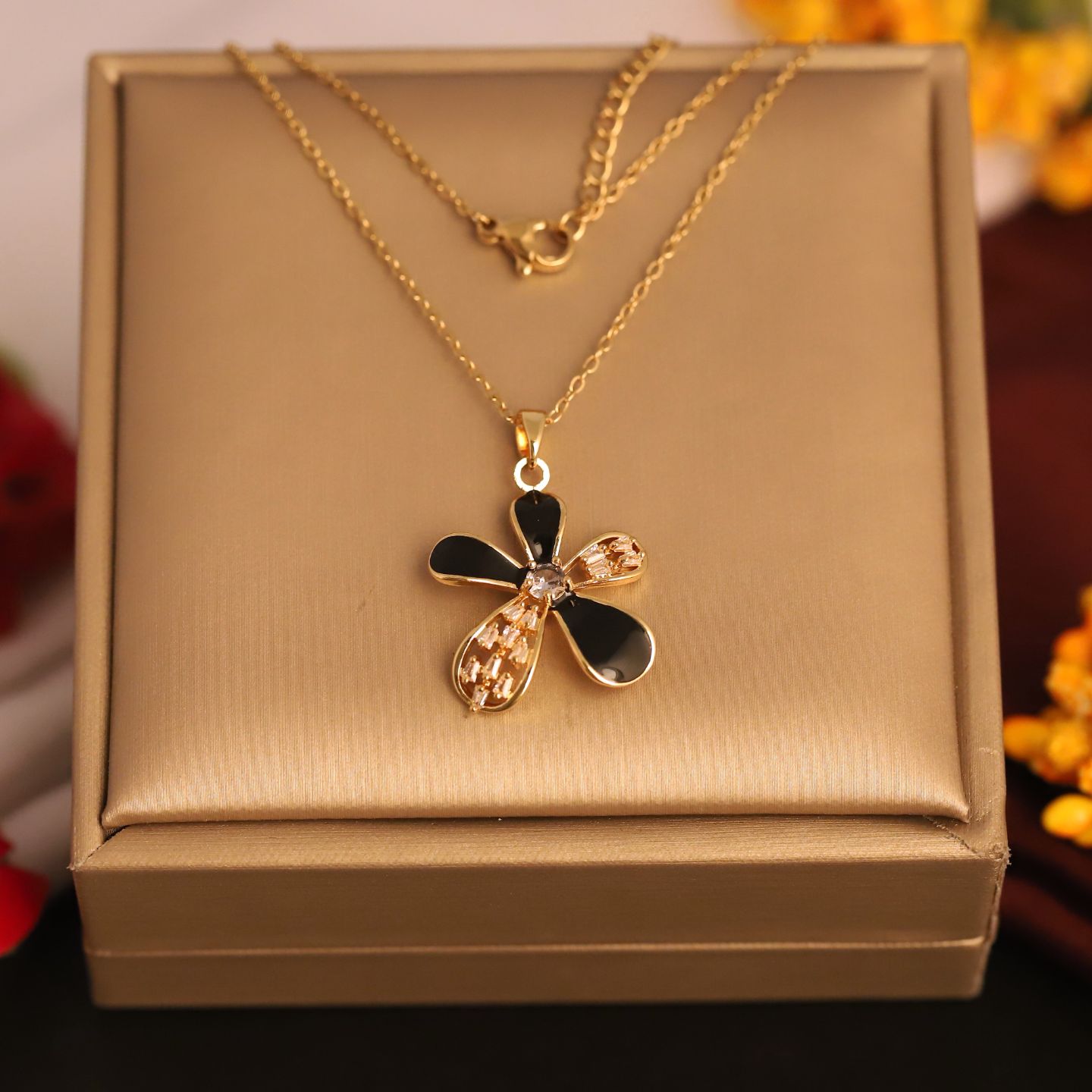 Flower chain Pendant