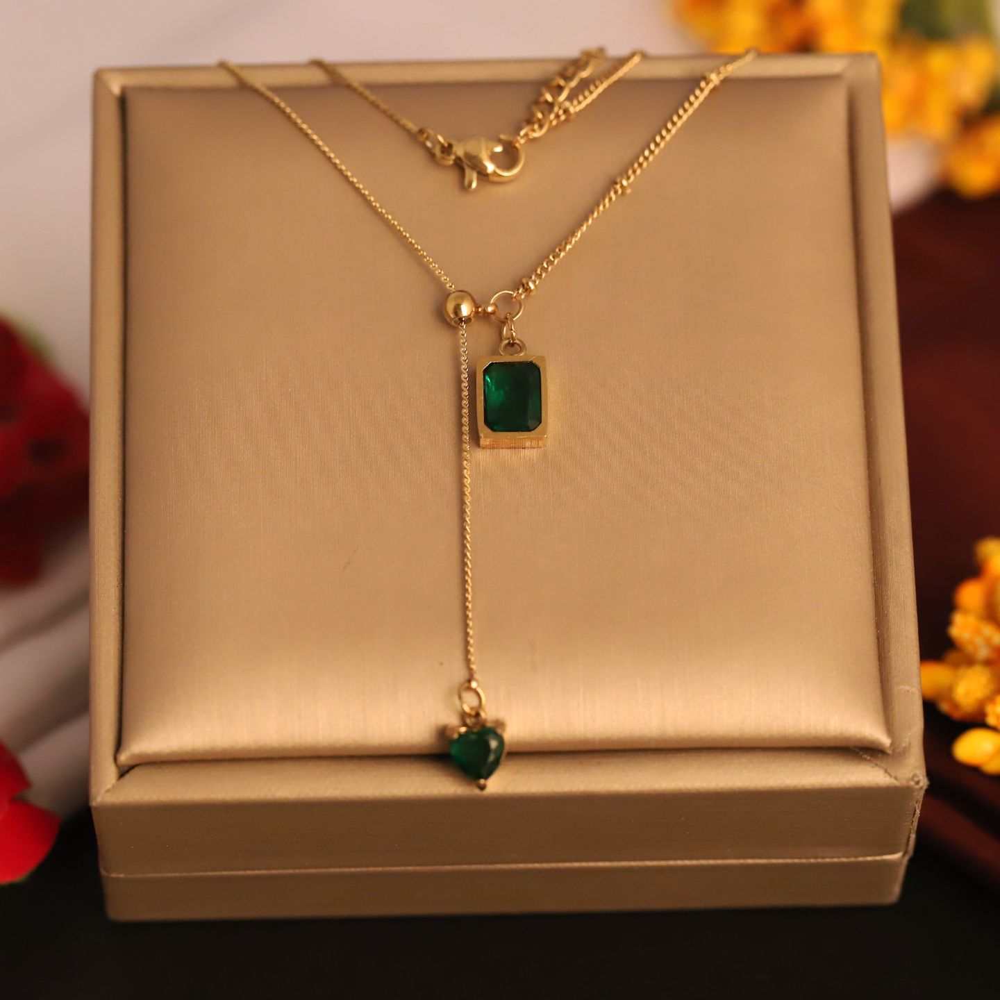 Elegant Chain Pendant