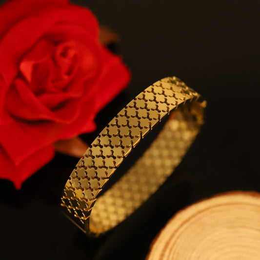Wide Gold Clover Pattern Bangle - Elegant Openwork Bracelet