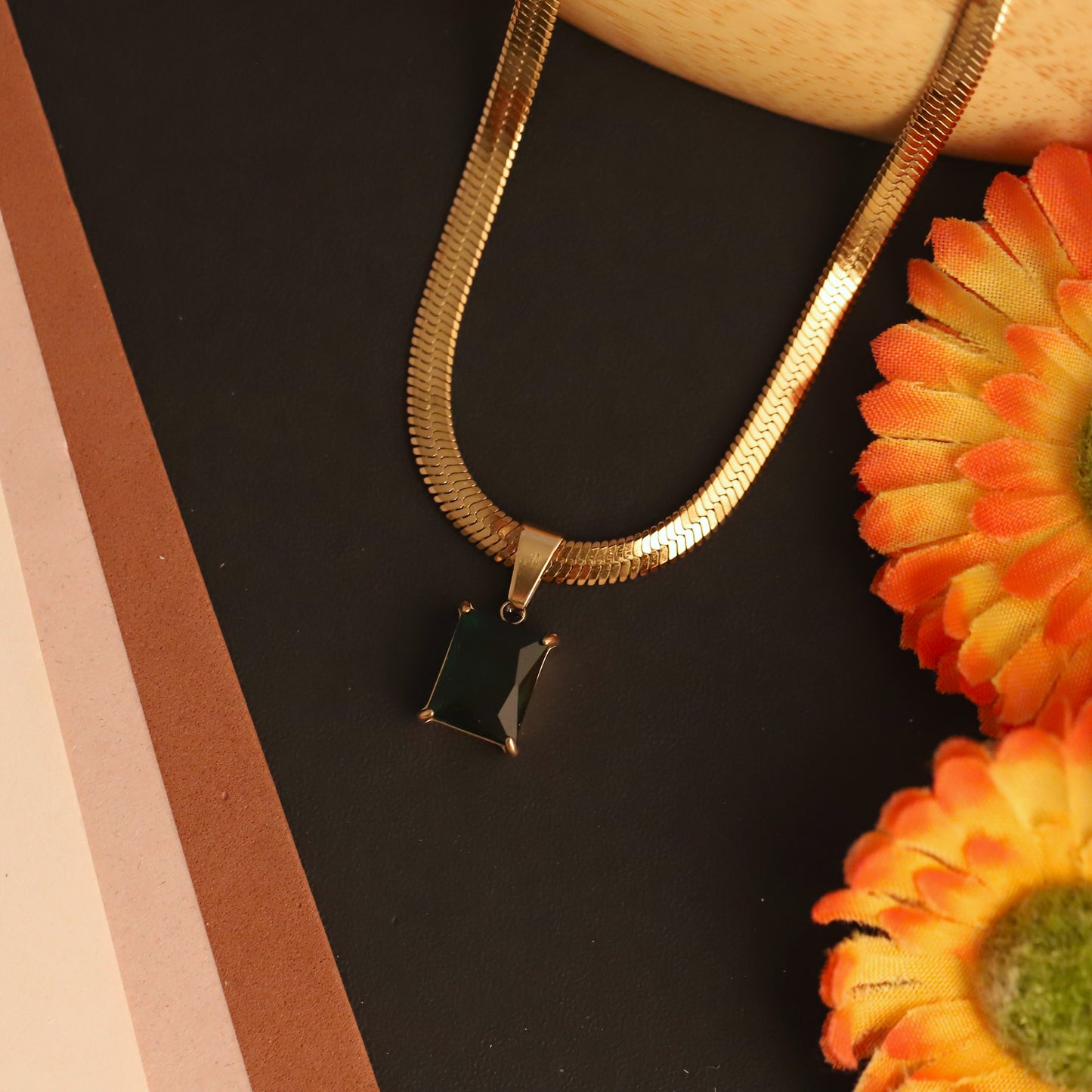 Durable 22K Gold Plated Stainless Steel Green Stone Chain Pendant