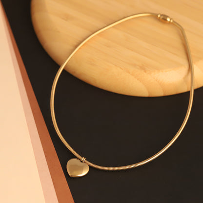 Trending Heart Pendant Necklace with Magnetic Lock - Unique & Stylish