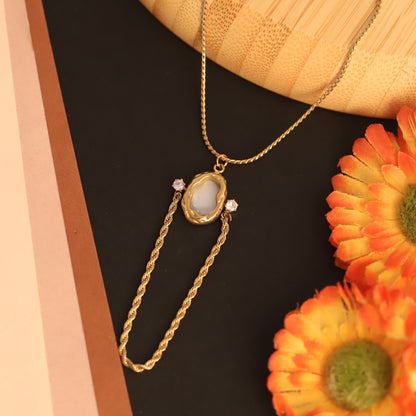Asymmetrical Mother of Pearl Necklace | Gold Rope Chain Jewelry