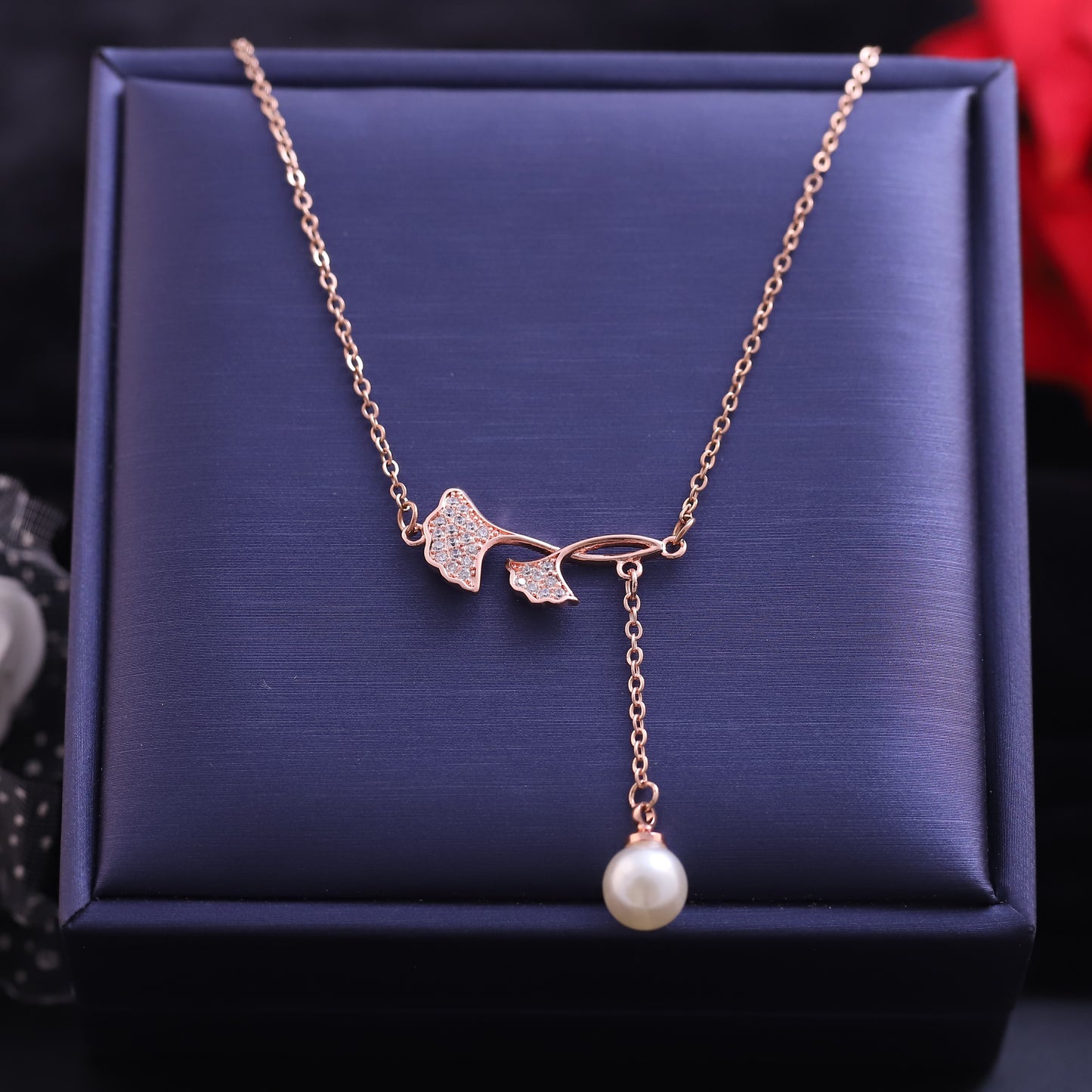 Rose Gold Ginkgo Leaf & Pearl Lariat Necklace - Nature Inspired Jewelry