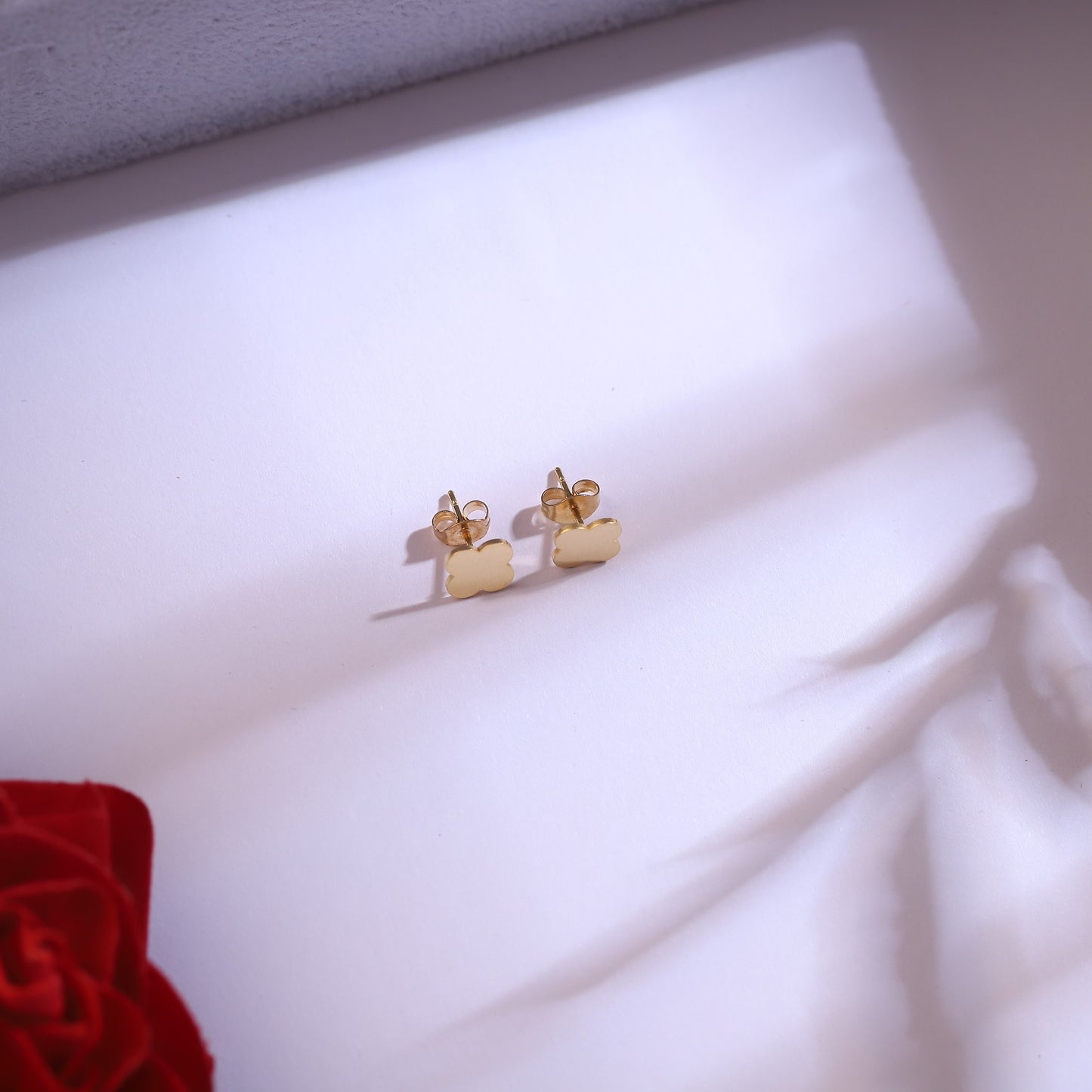 Golden Toggle Clasp Necklace Set