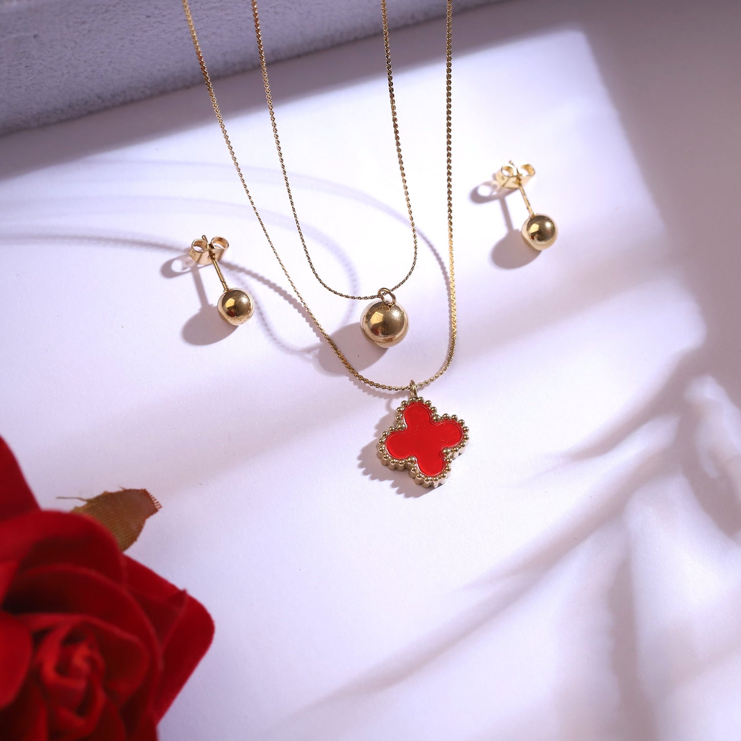 Golden Layered Red Clover Necklace Set