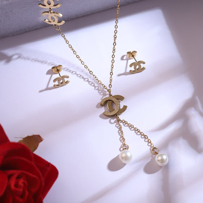 Golden Double C Charm Necklace Set