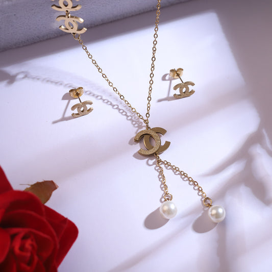 Golden Double C Charm Necklace Set