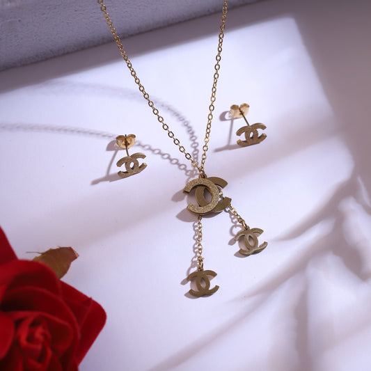 Golden Double C Charm Necklace Set