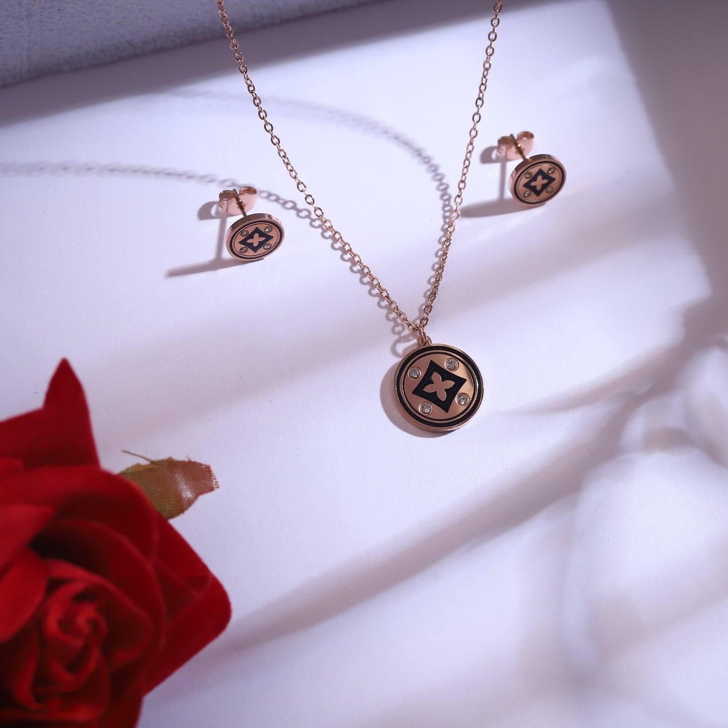 Rose Gold Compass Rose Necklace Set