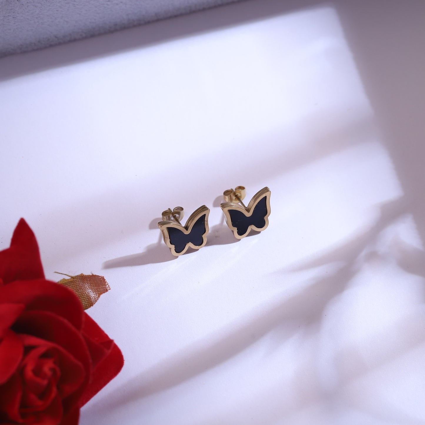 Elegant Butterfly Jewelry Set - Gold Necklace & Earrings