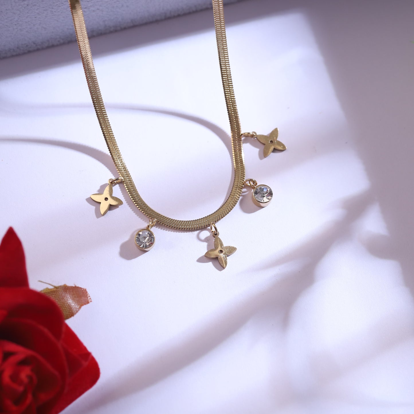 Golden Serpent Chain Necklace & Stud Earrings Set | Elegant Clover Charm Jewelry