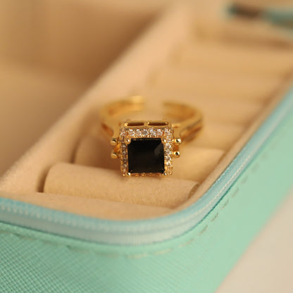 Glamorous Stone & Diamond Gold Ring