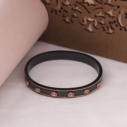Black & Gold Interlocking G Bangle