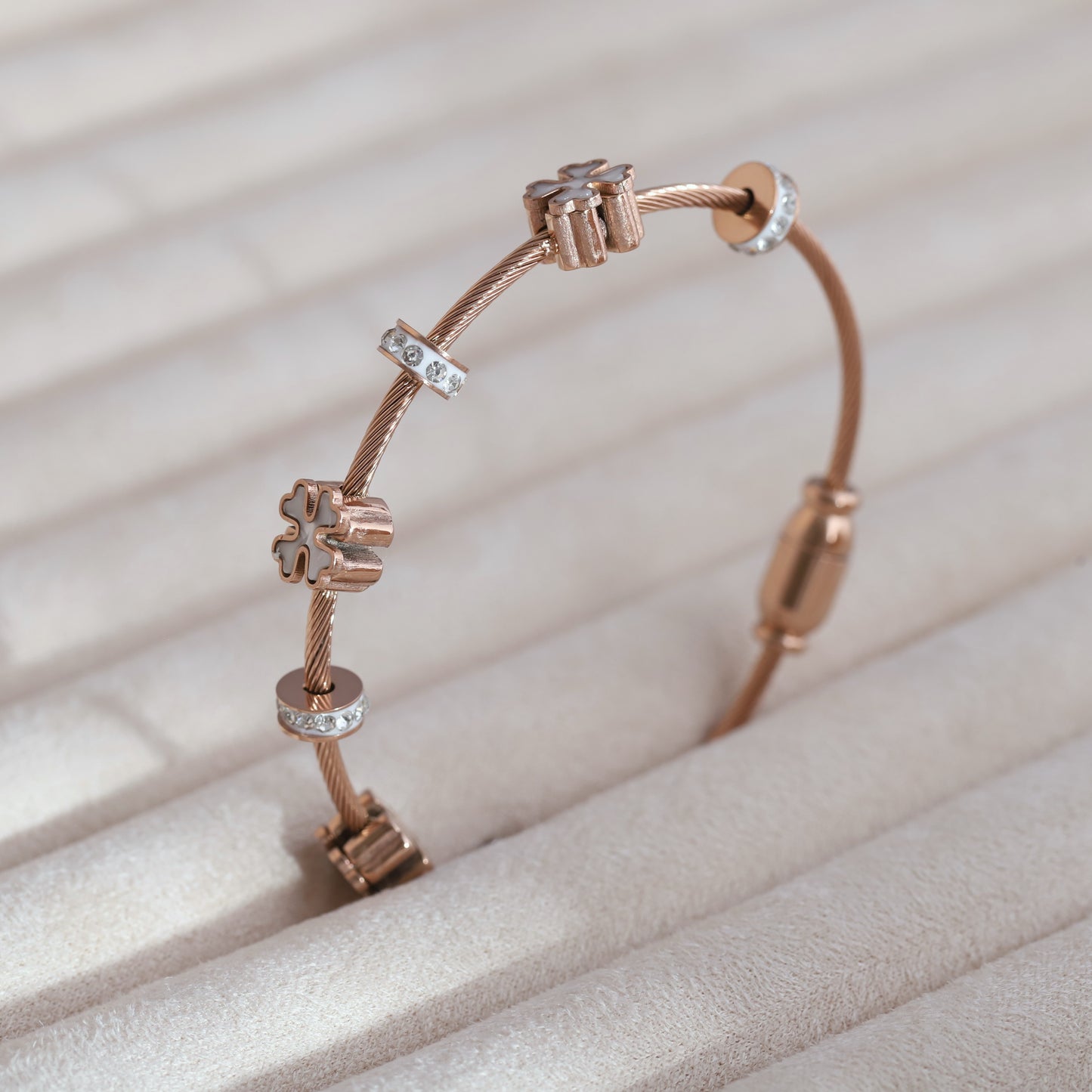 Elegant 22k Gold-Plated Bracelet with Floral Design