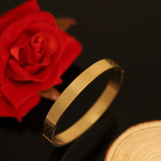 Elegant Gold-Plated Bangle Bracelet with Engraved Pattern | Dotted Bangle