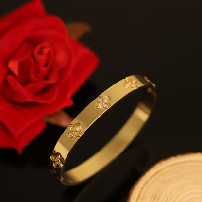 Gold Plated Circle Bangle - Interlocking Eternity Bracelet | Timeless Jewelry