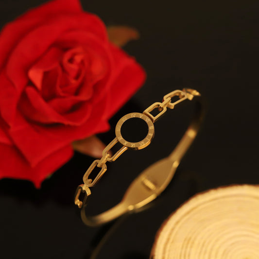 Gold Roman Numeral Chain Bracelet | Classic Design Bangle