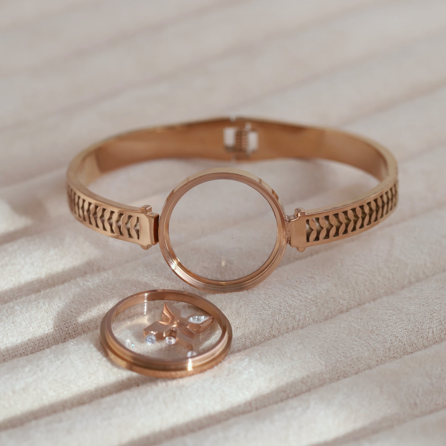 Elegant Rose Gold Plated Resin Art Bracelet