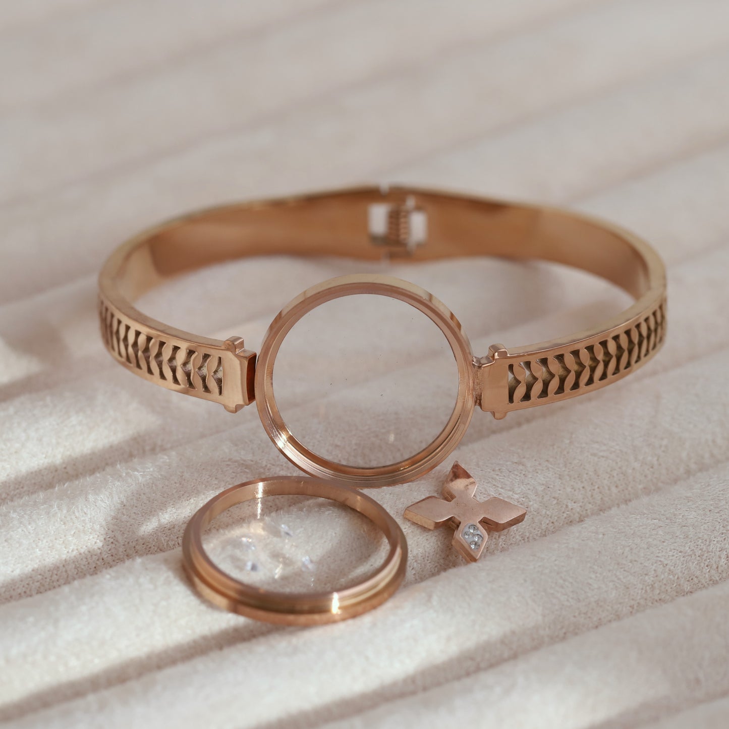 Elegant Rose Gold Plated Resin Art Bracelet