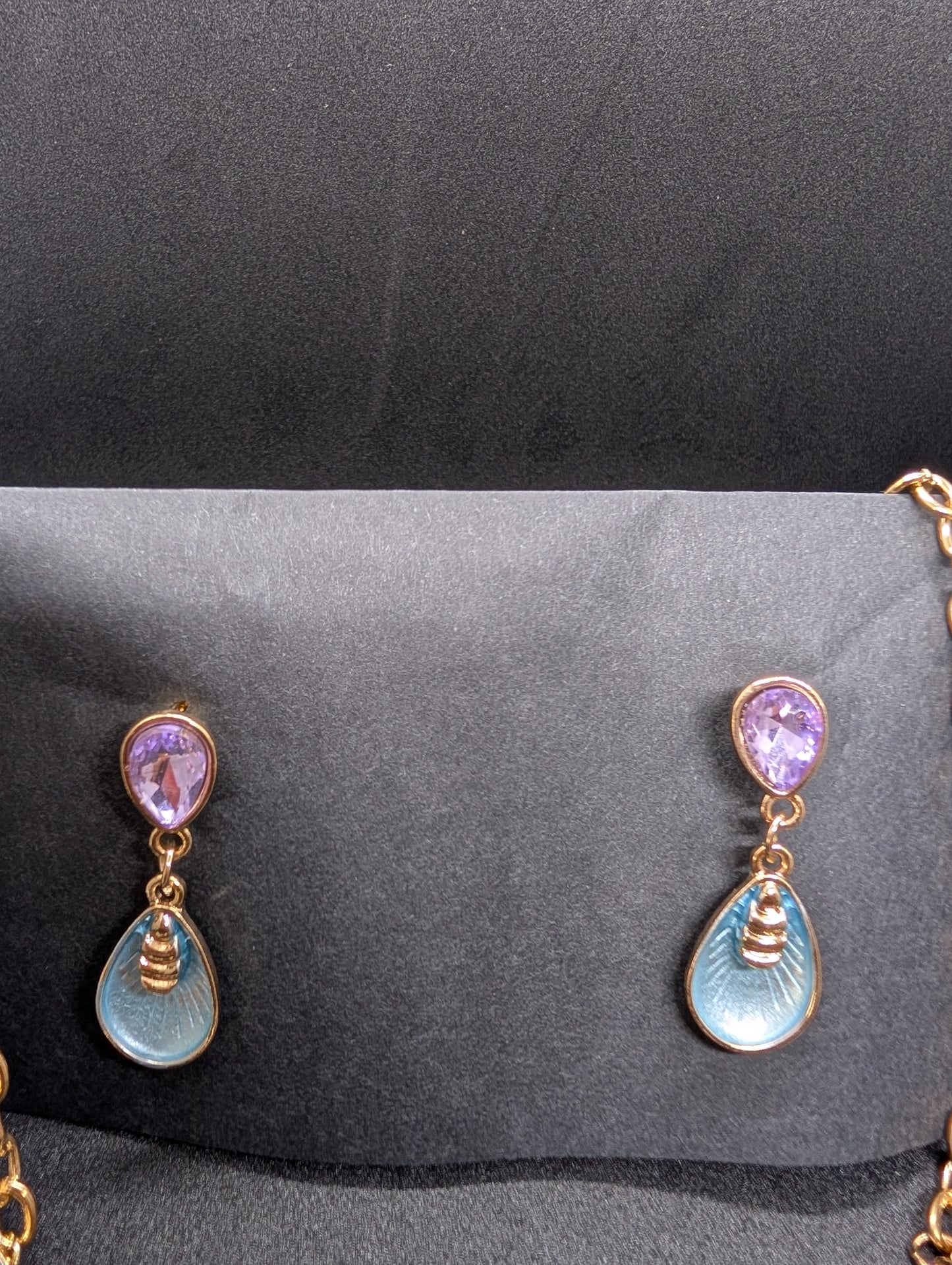 Vintage-Inspired Pastel Enamel Bee Necklace & Earring Set | Gold-Toned Teardrop Statement Jewelry for Women | Whimsical Nature-Themed Gift