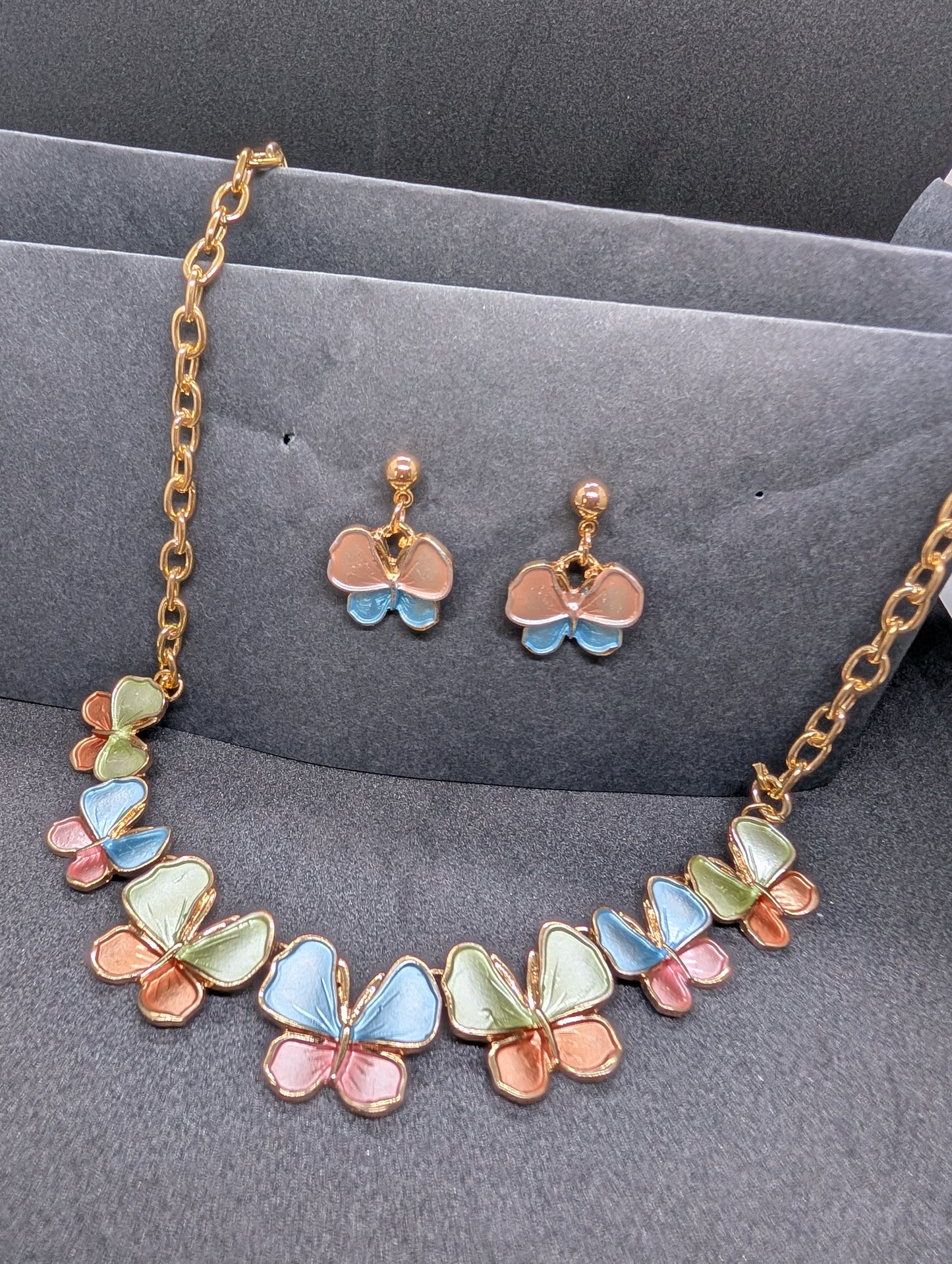 Whimsical Pastel Butterfly Enamel Jewelry Set – Gold-Toned Chunky Chain Necklace & Matching Drop Earrings