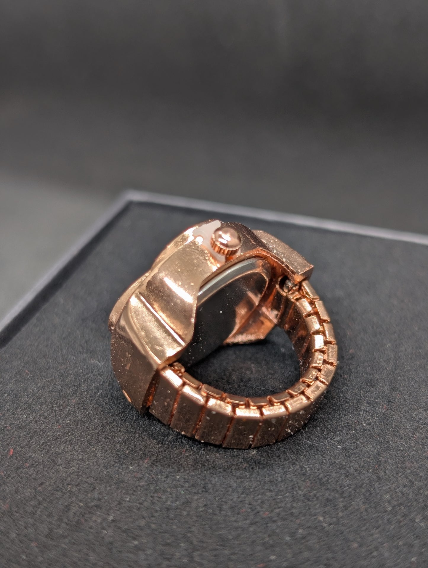 Vintage Rose Gold Clover Finger Ring Watch | Green Dial Quartz Ring Watch for Women