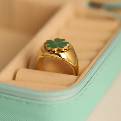 Gold Green Clover Signet Ring