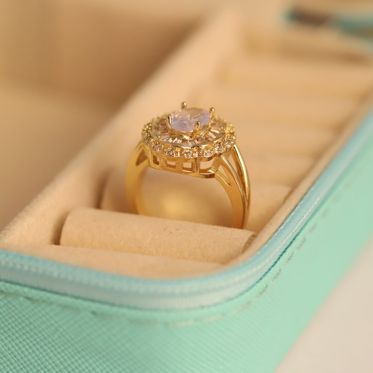 Unique Gold Cluster Ring