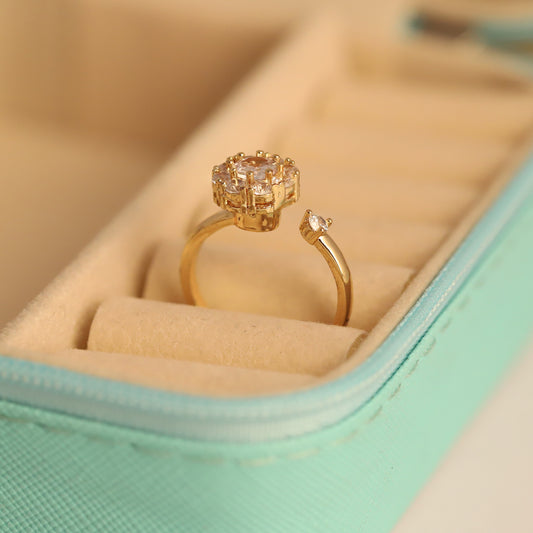 Golden Cluster Halo Ring