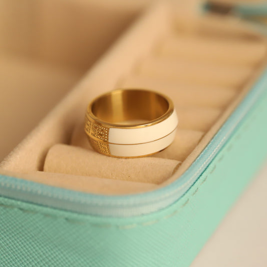 Chic Gold & White Textured Band