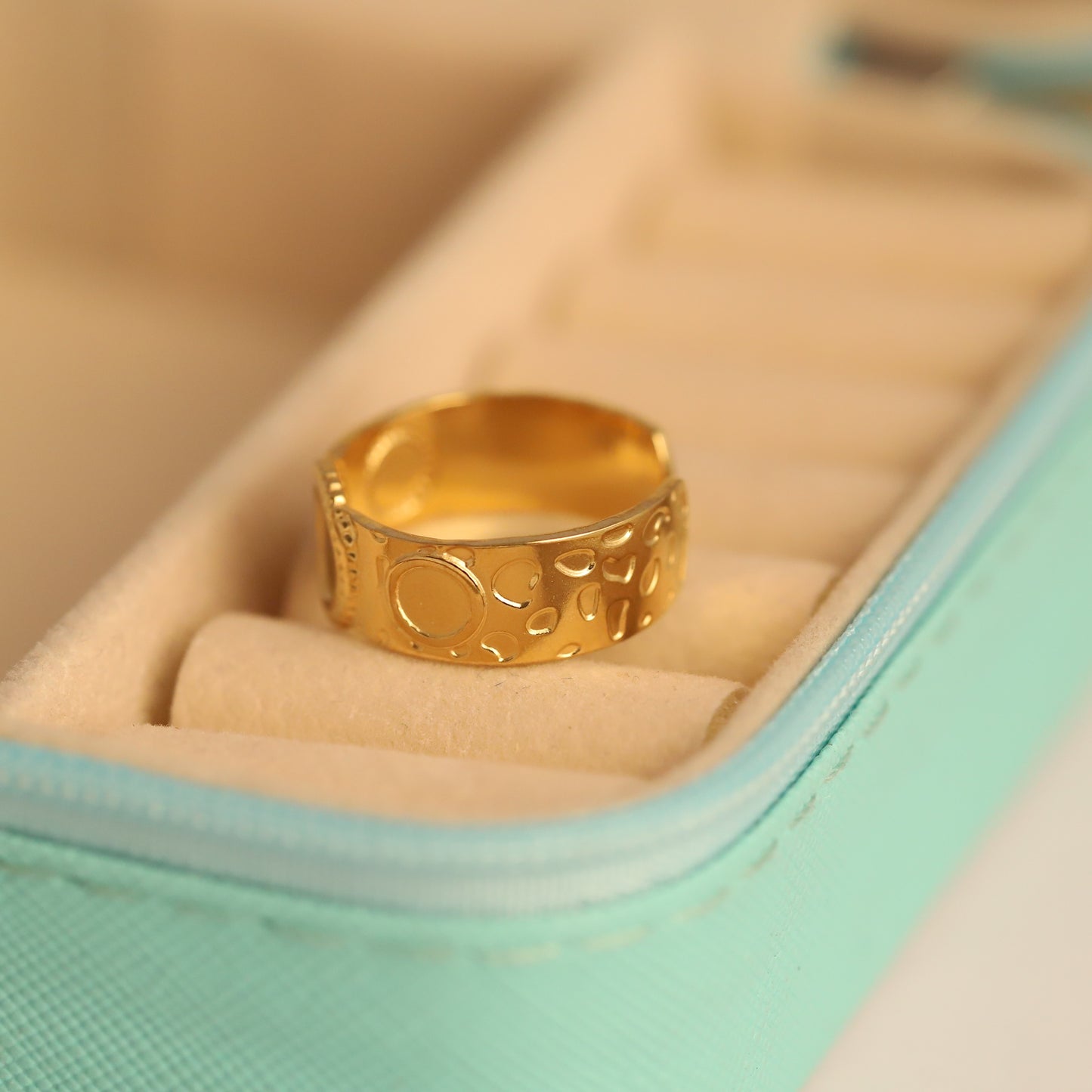Glamorous Crystal Embellished Gold Ring