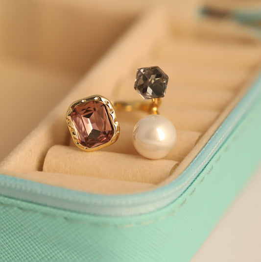 Minimalist Gold Signet Ring - Everyday Stackable & Waterproof Jewelry