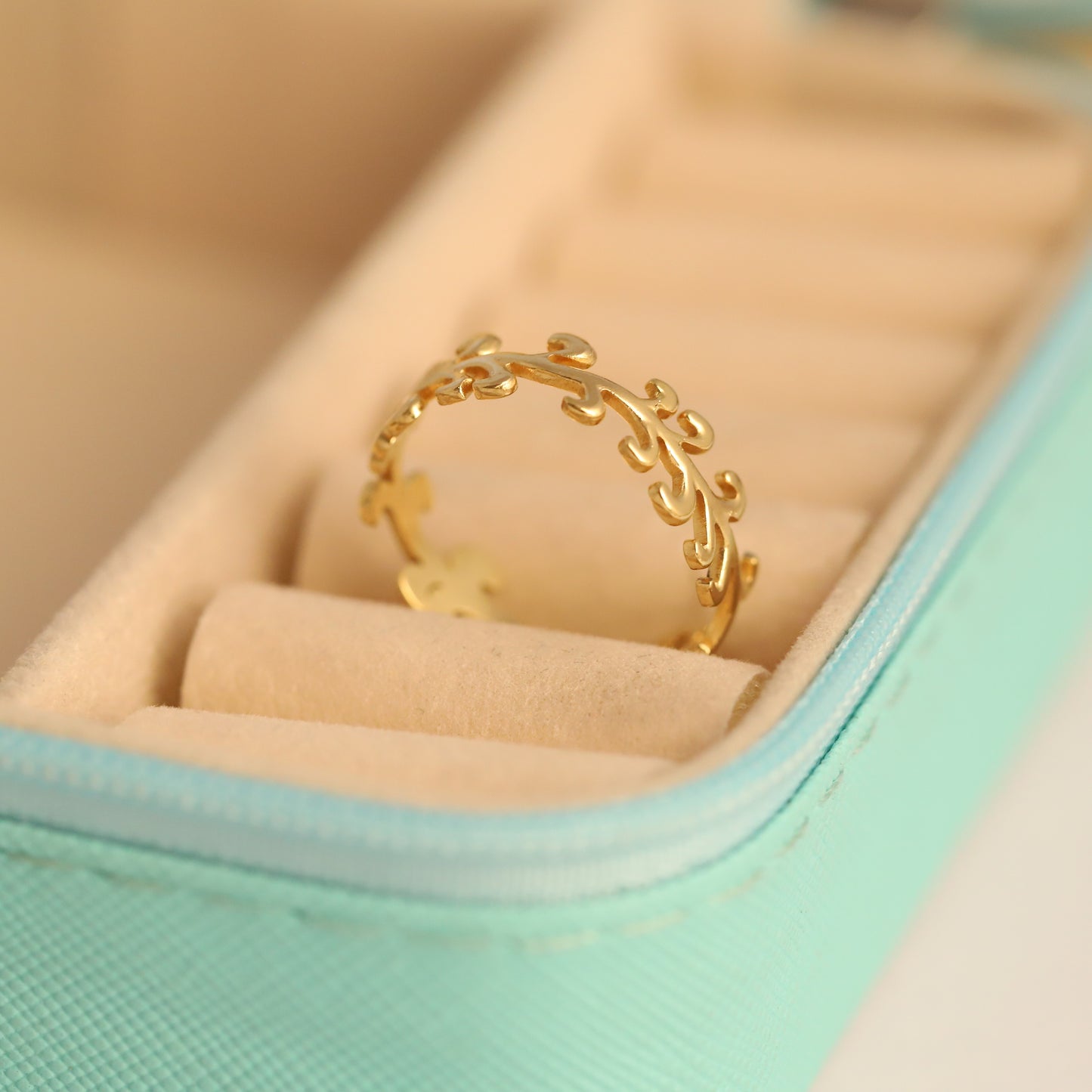 Adjustable Gold Laurel Leaf Ring - Delicate Openwork Nature Jewelry