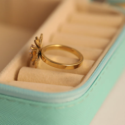 Lucky Four Leaf Clover Ring - Gold Floral Crystal Center Jewelry