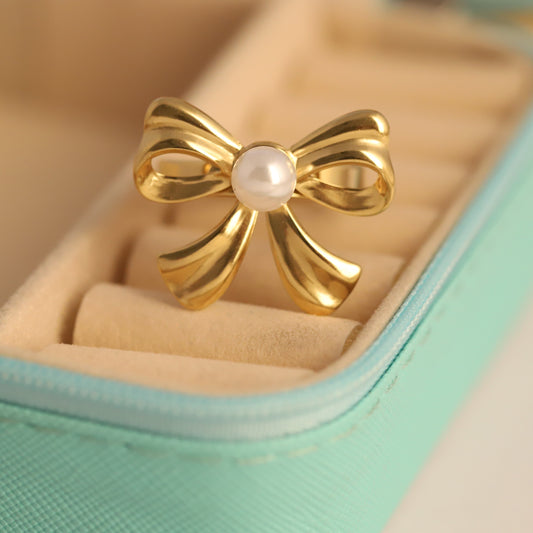 Elegant Gold Bow Ring with Pearl - Adjustable & Chic Jewelry