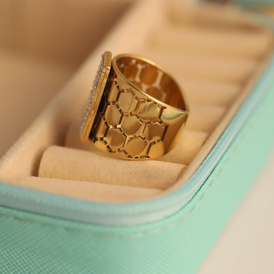 Honeycomb & Mother of Pearl Ring - White Gemstone Statement Band