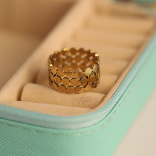 Scalloped Edge Band - Delicate Gold Textured Ring
